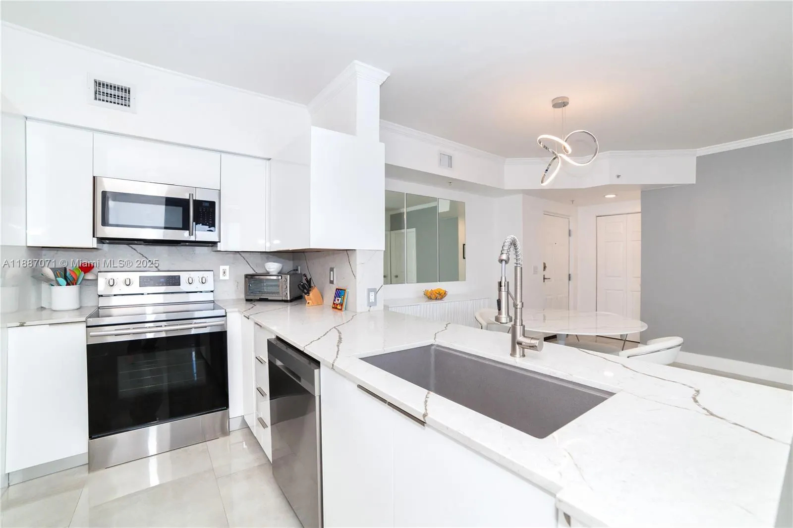 17150 N Bay Rd, #2905