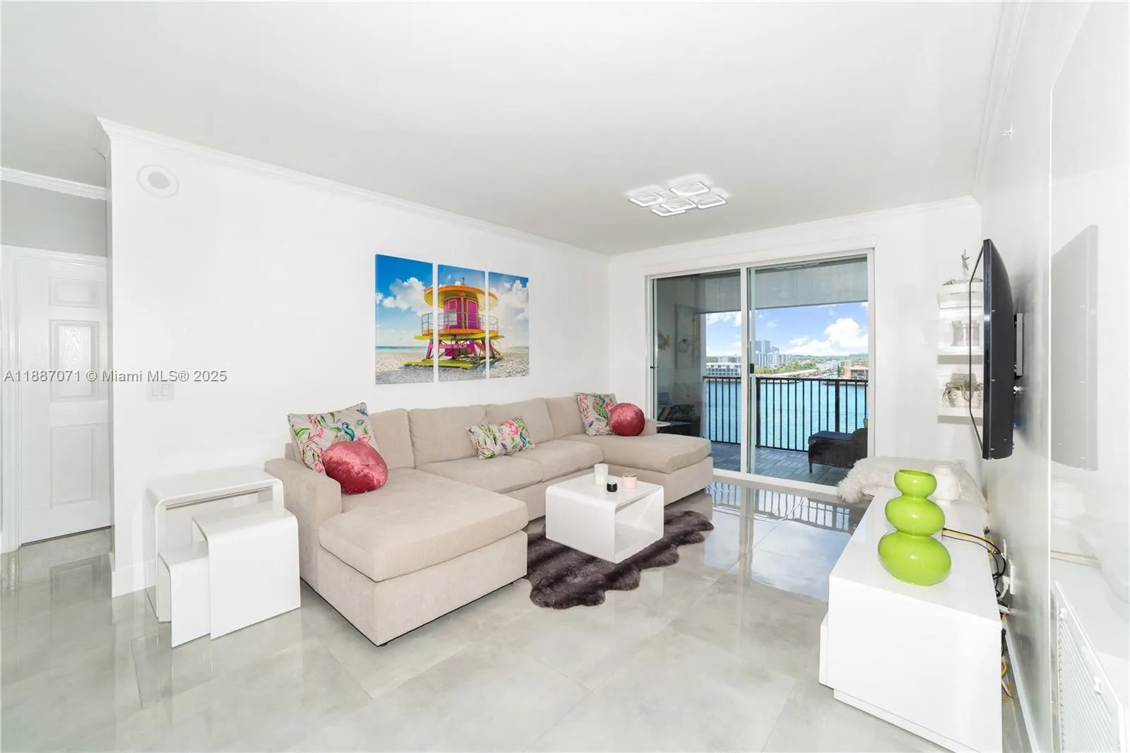 17150 N Bay Rd, #2905
