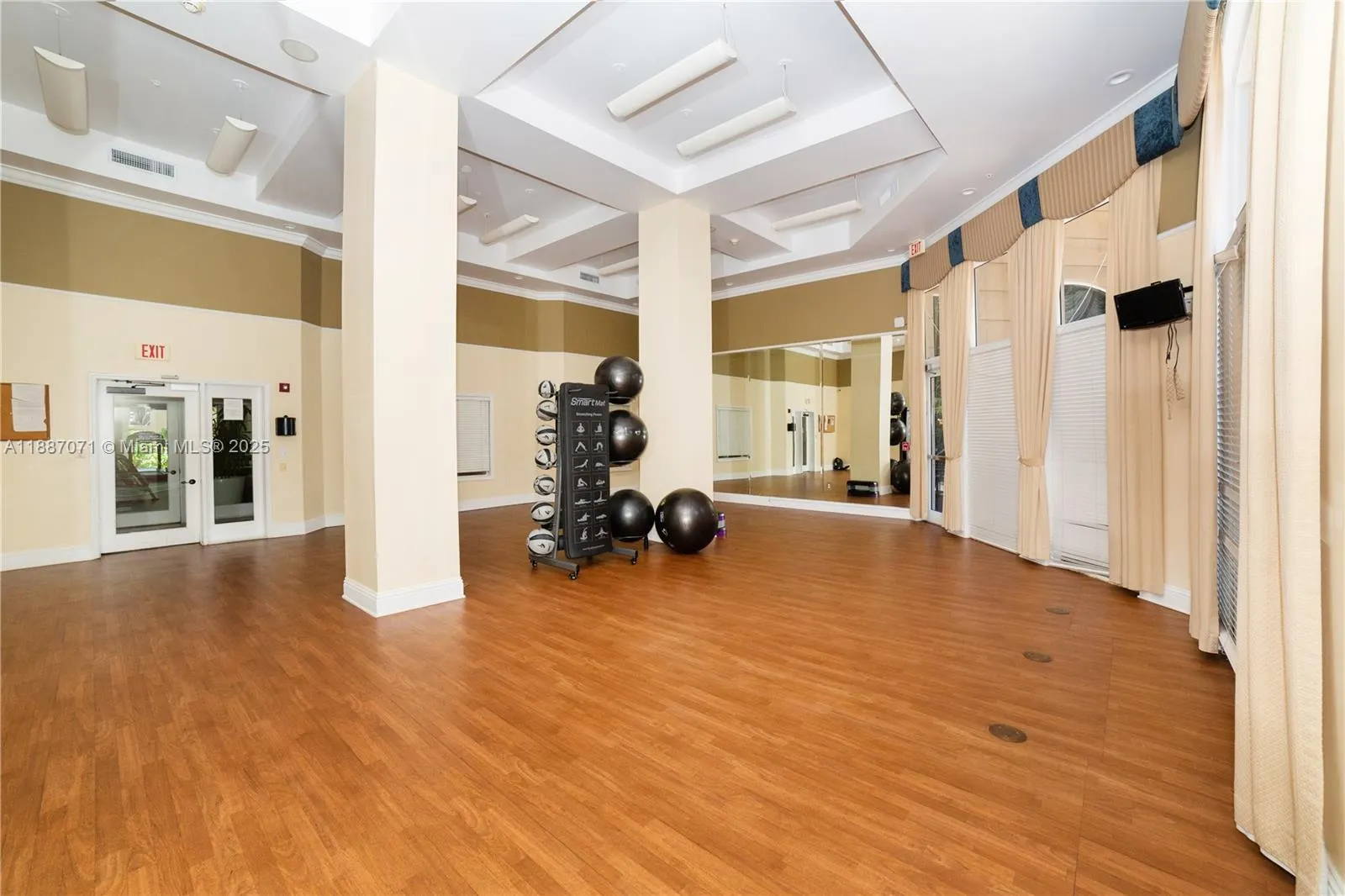 17150 N Bay Rd, #2905