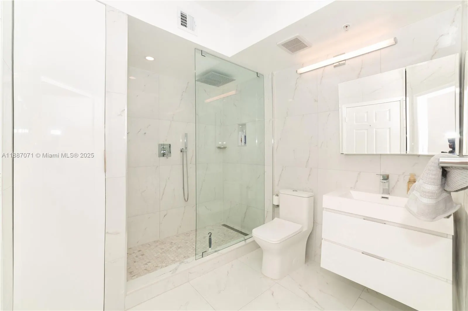 17150 N Bay Rd, #2905