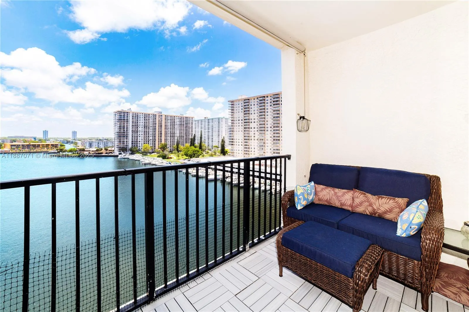 17150 N Bay Rd, #2905