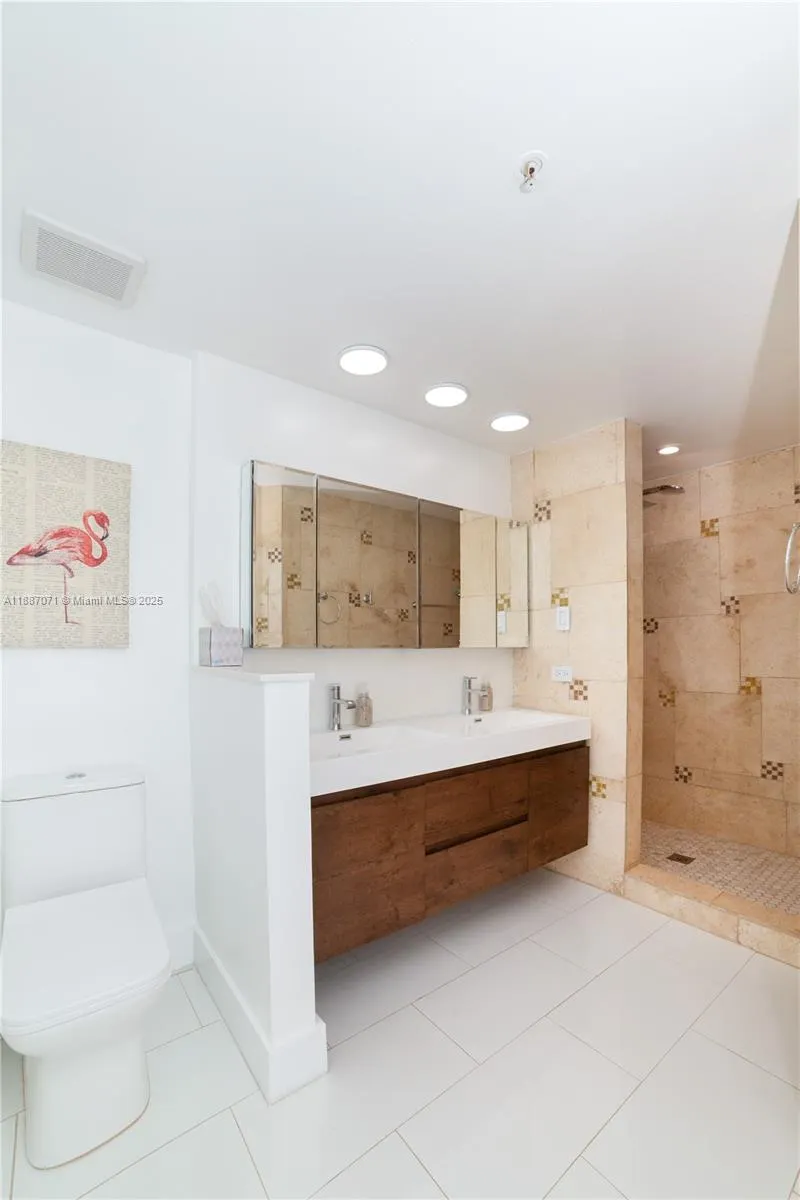 17150 N Bay Rd, #2905