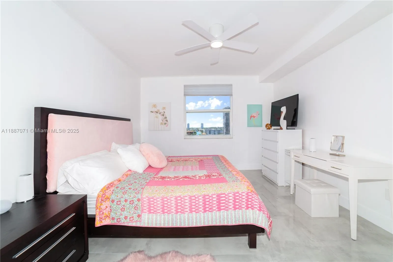 17150 N Bay Rd, #2905