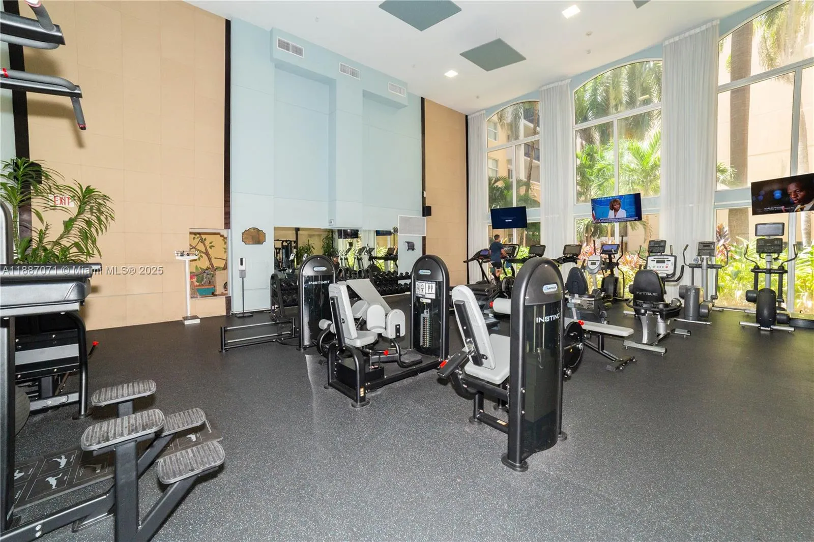 17150 N Bay Rd, #2905