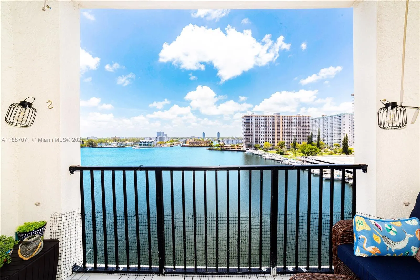 17150 N Bay Rd, #2905