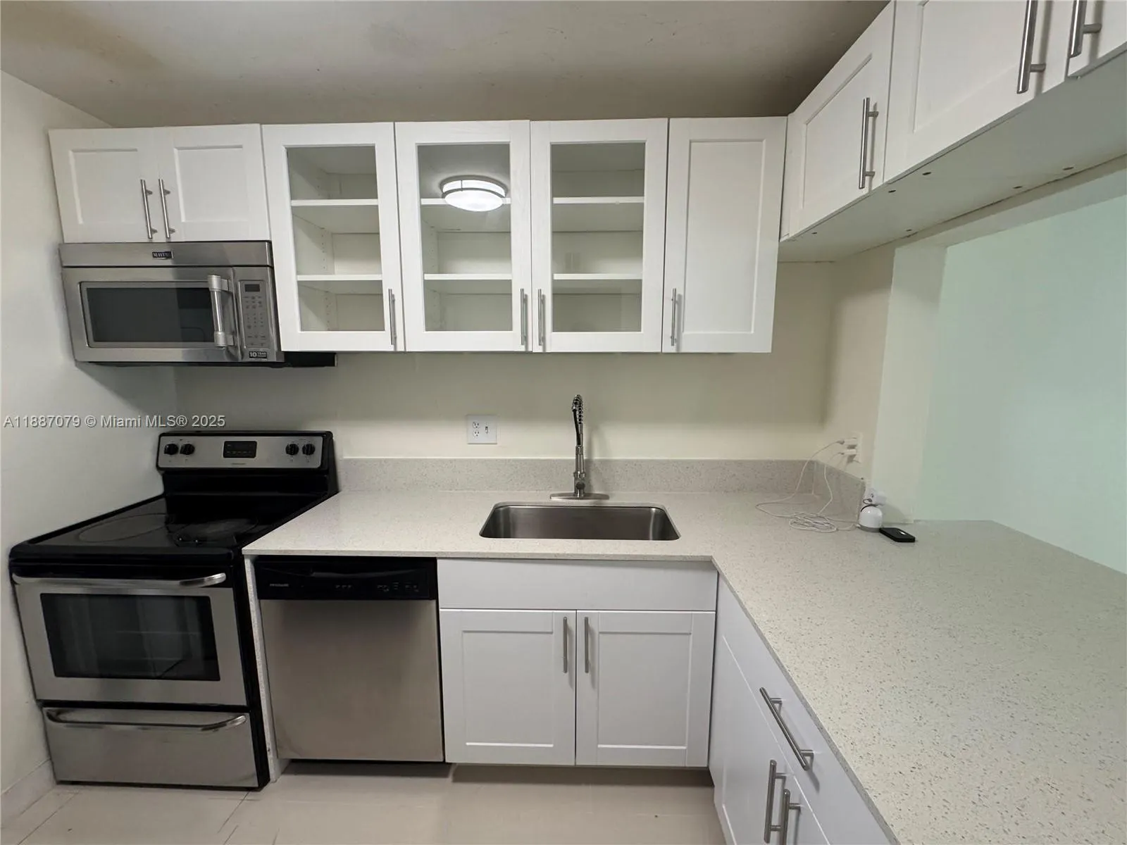 7925 Fairview Dr, #102