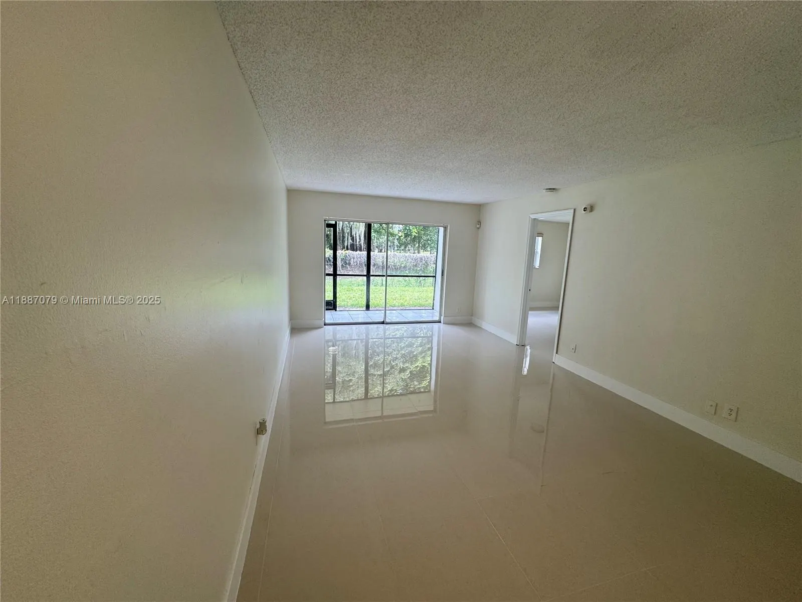 7925 Fairview Dr, #102