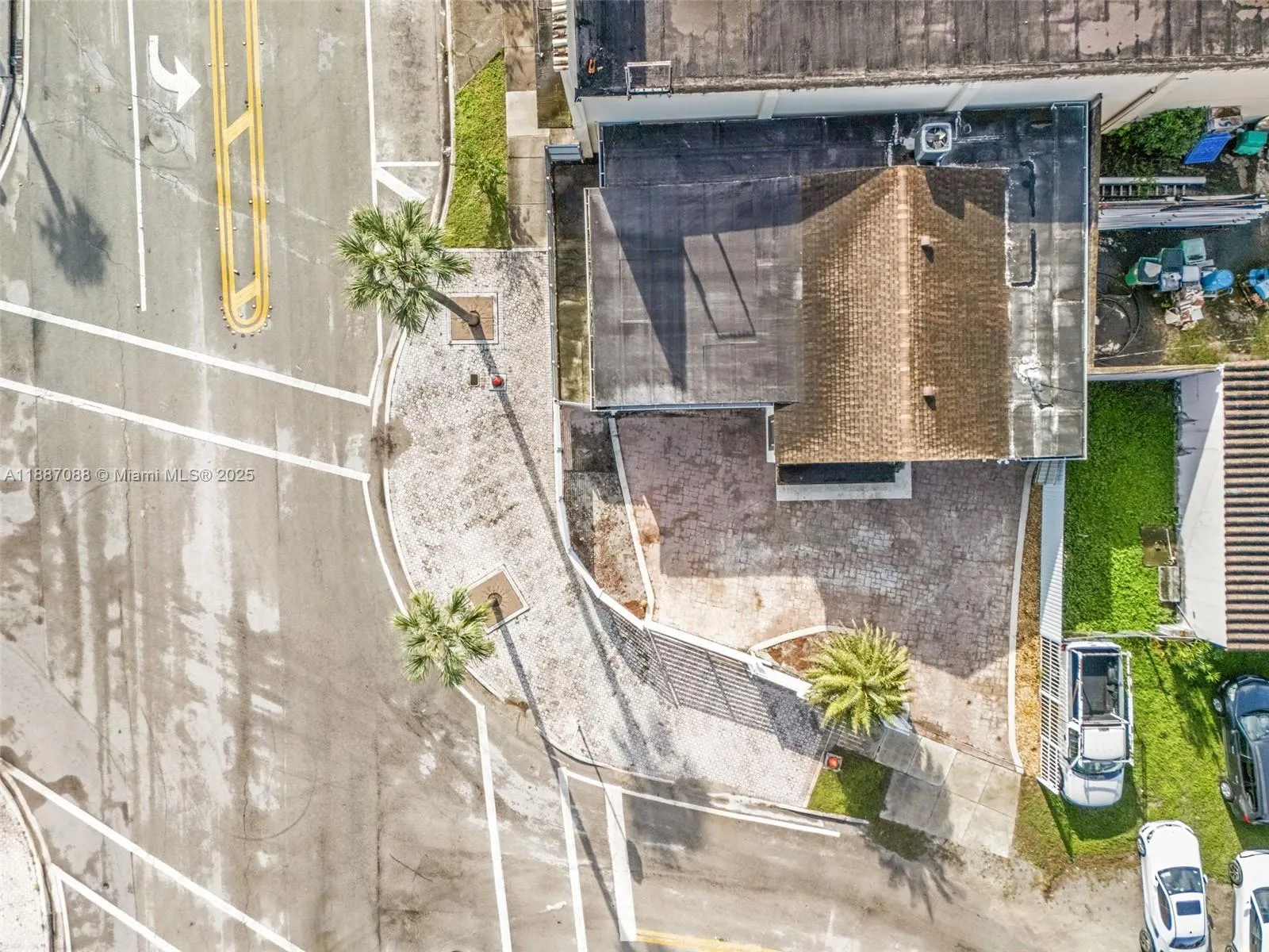 1116 Superior St