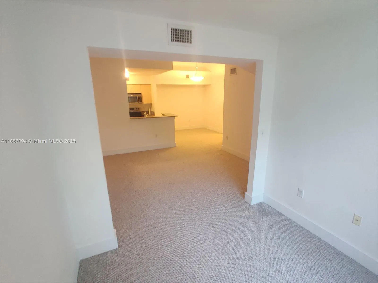 2516 Centergate Dr, #305