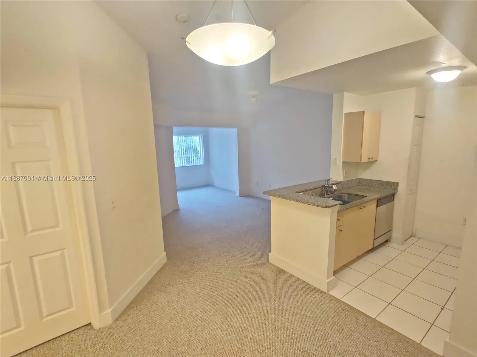 2516 Centergate Dr, #305