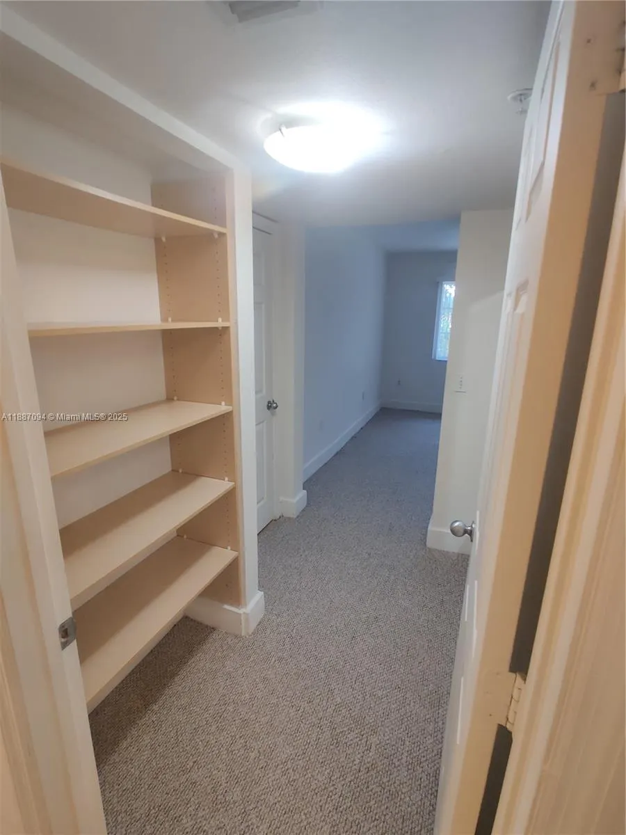 2516 Centergate Dr, #305