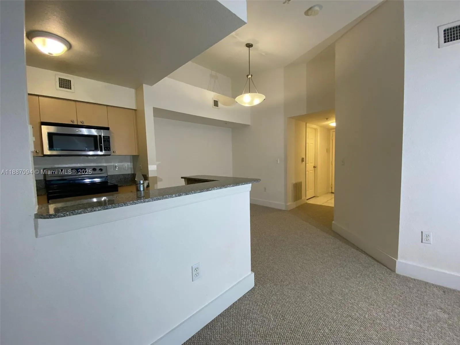 2516 Centergate Dr, #305