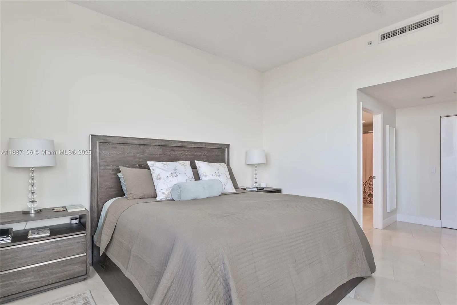 2475 Brickell Ave, #2702