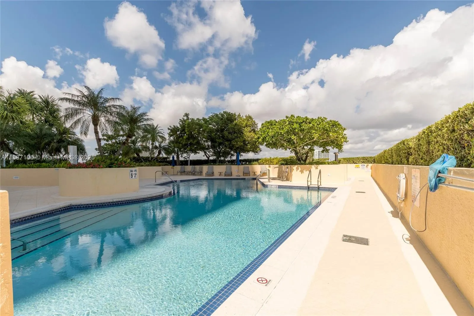 2475 Brickell Ave, #2702