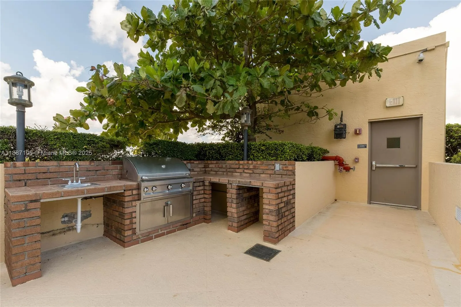 2475 Brickell Ave, #2702