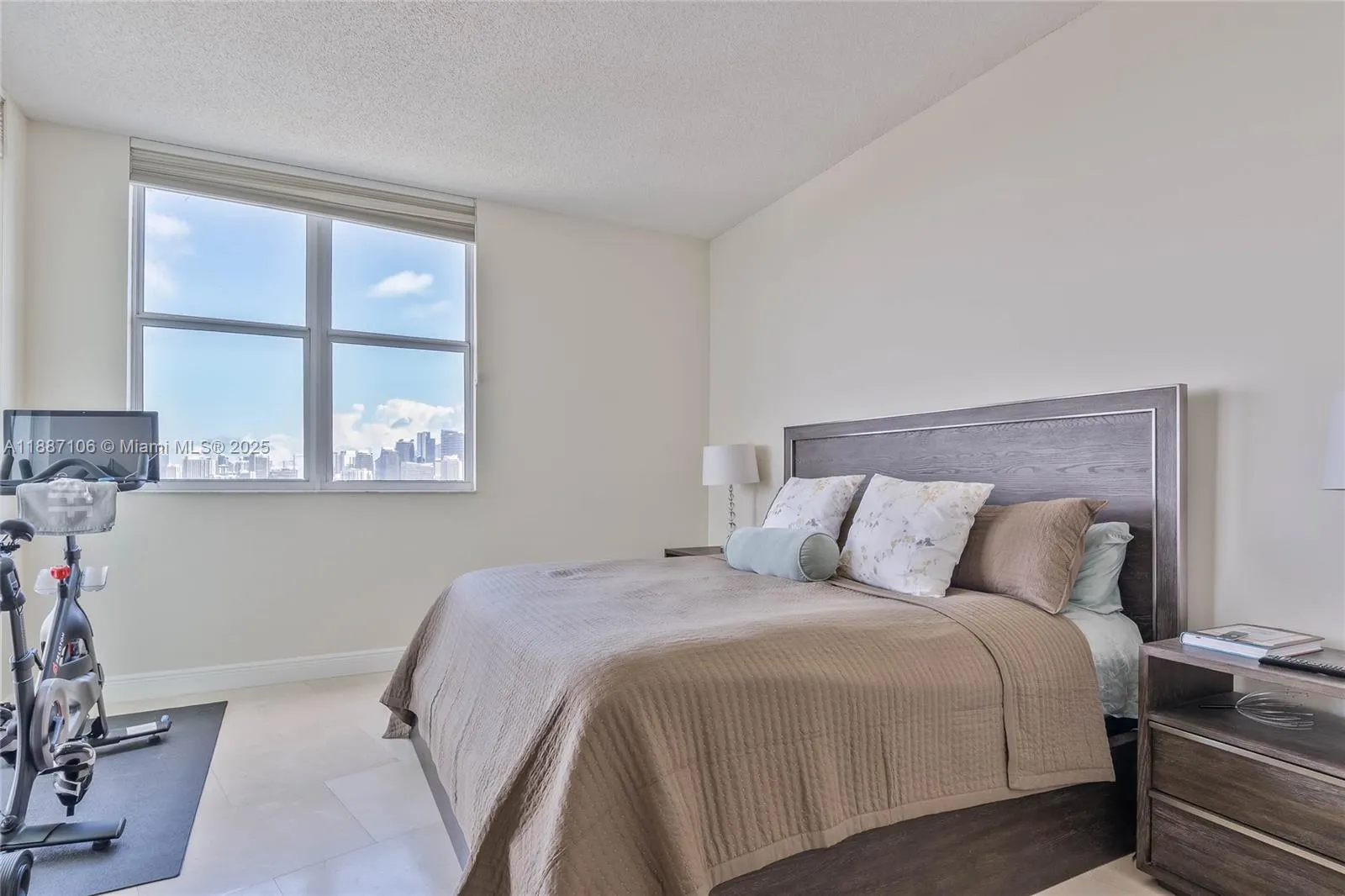 2475 Brickell Ave, #2702
