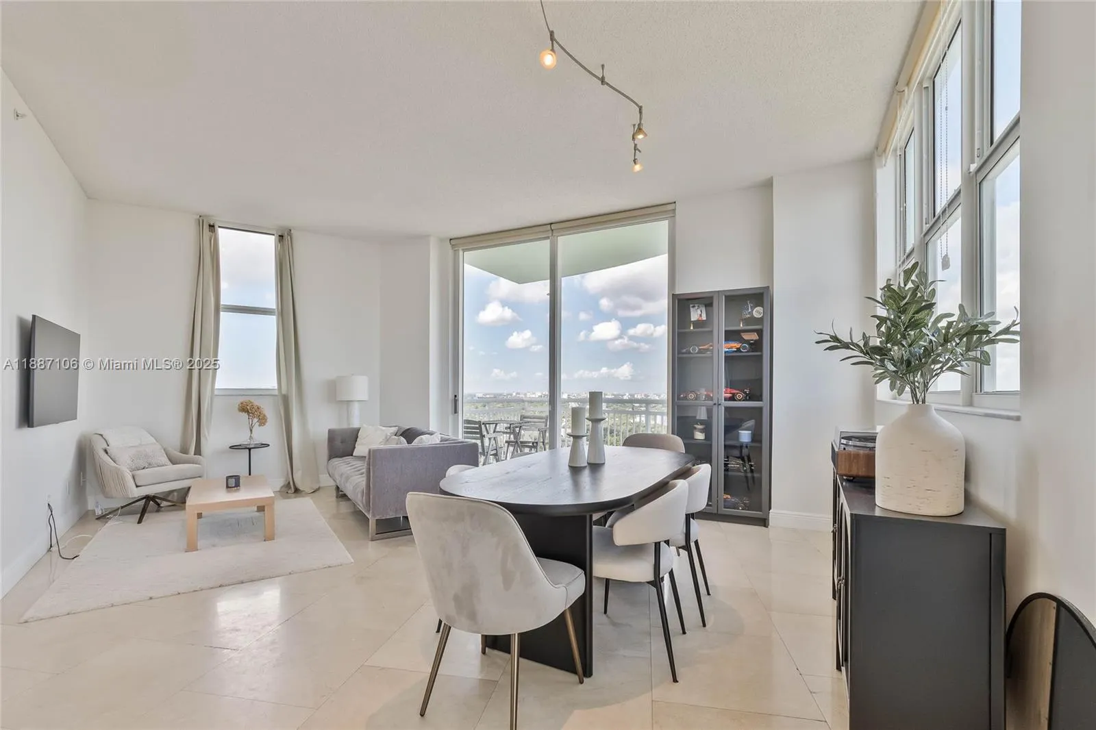 2475 Brickell Ave, #2702