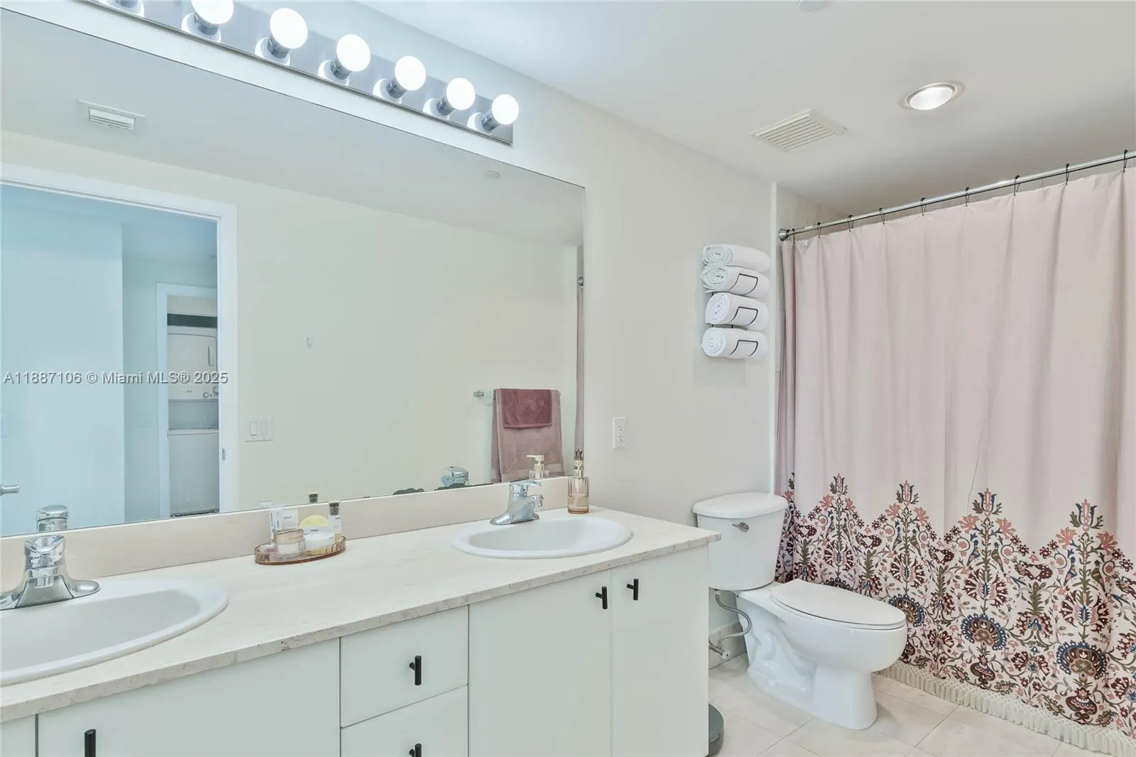 2475 Brickell Ave, #2702