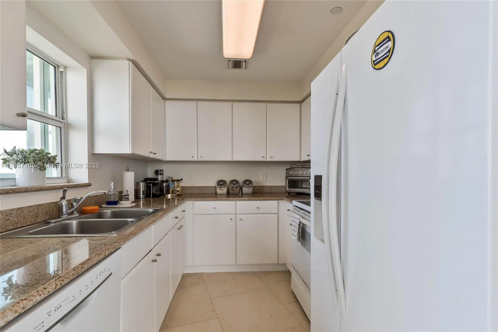 2475 Brickell Ave, #2702