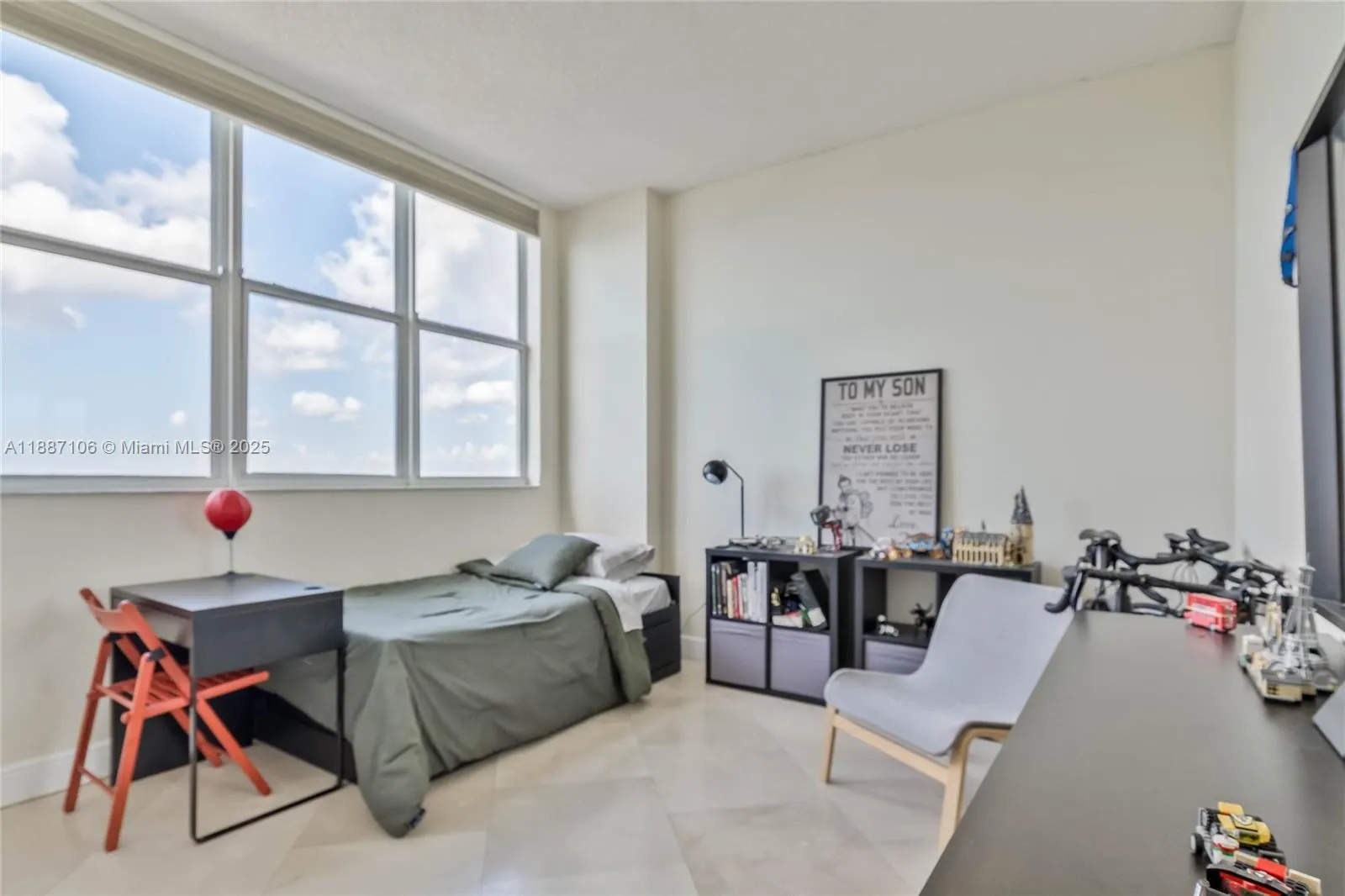 2475 Brickell Ave, #2702