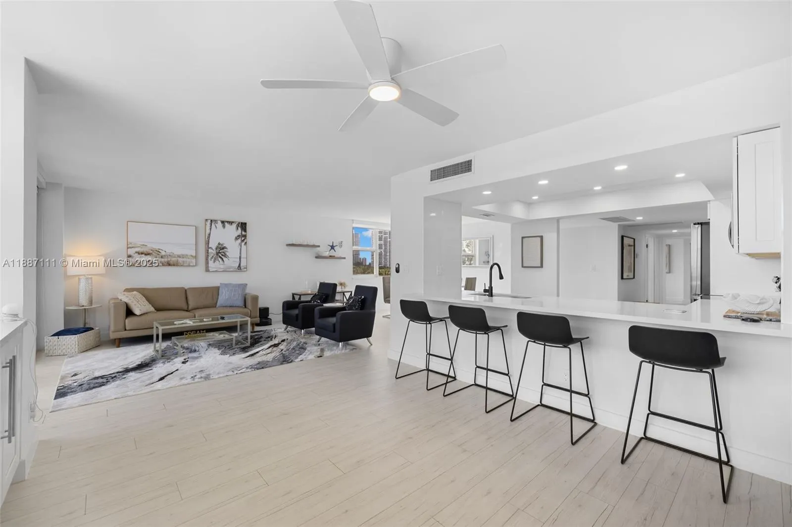 3180 S Ocean Dr, #516