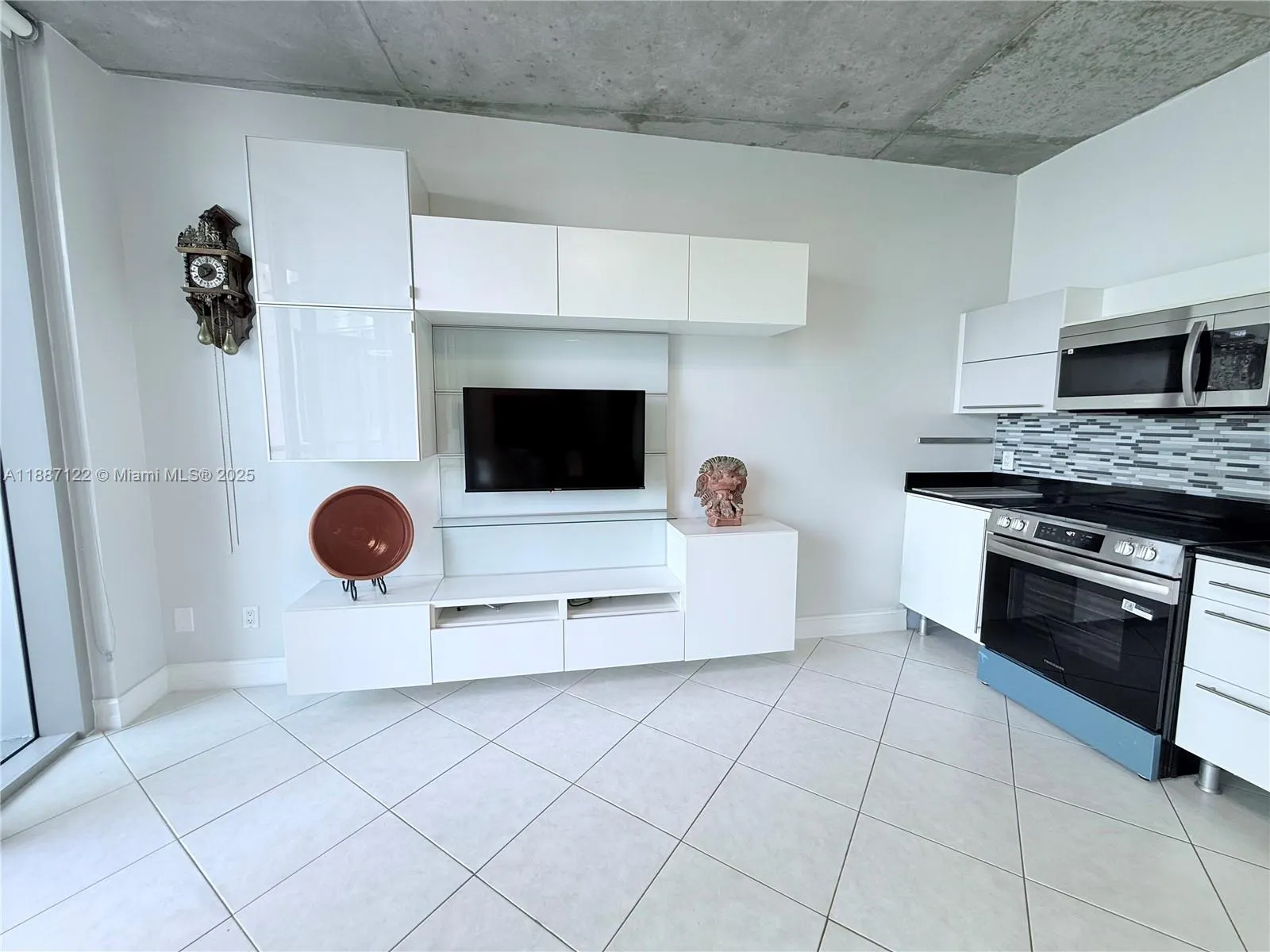 690 SW 1st Ct, #1134