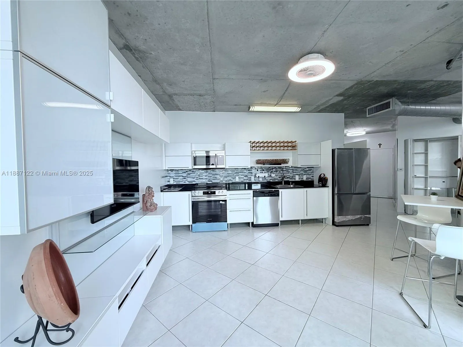 690 SW 1st Ct, #1134