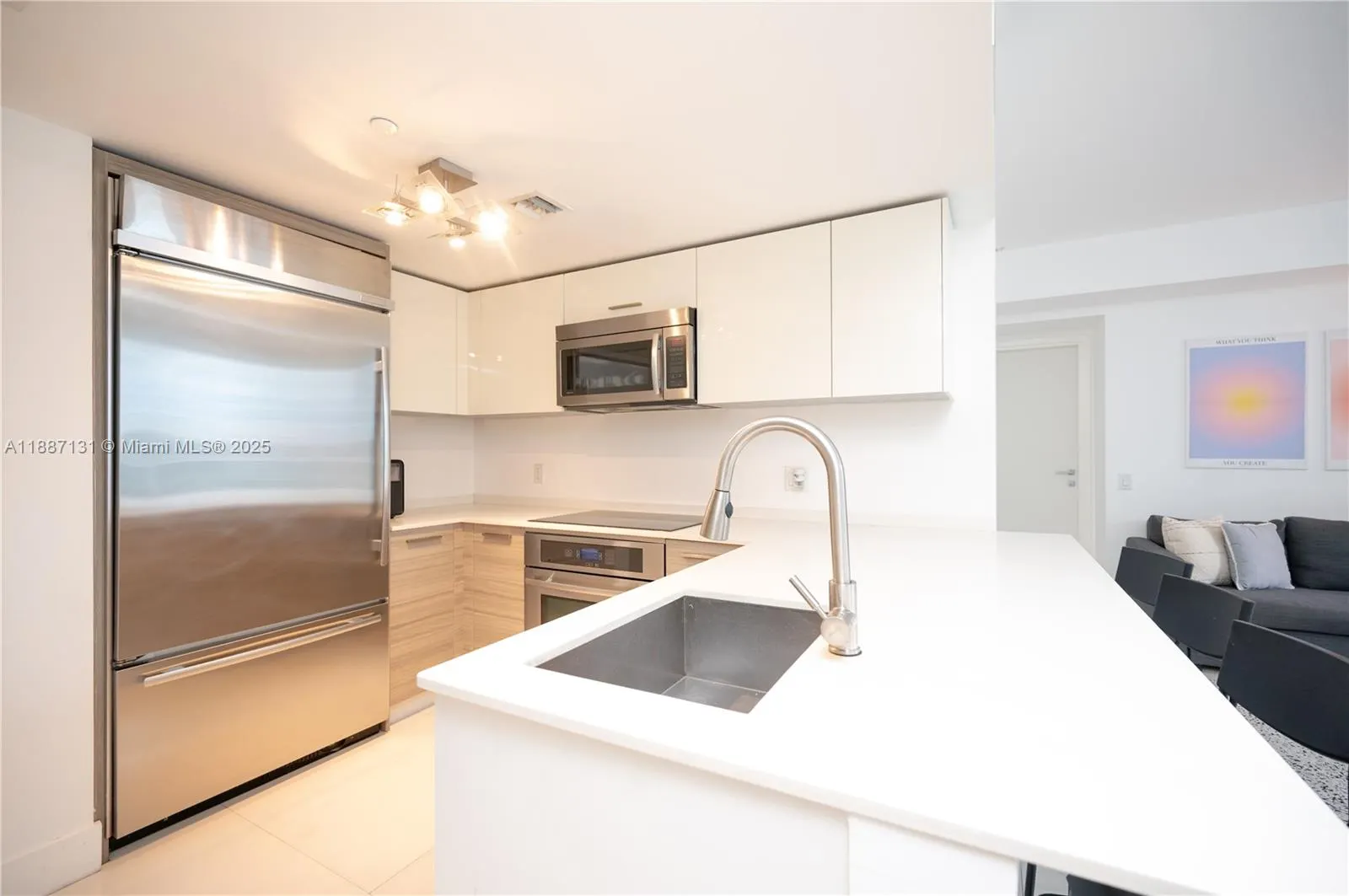 1300 Brickell Bay Dr, #1601
