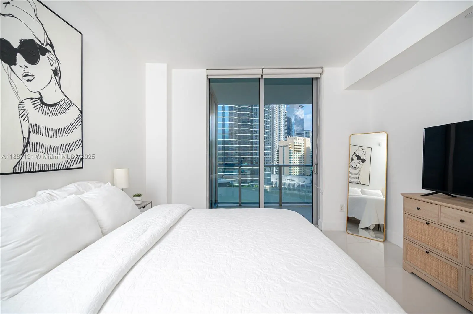 1300 Brickell Bay Dr, #1601