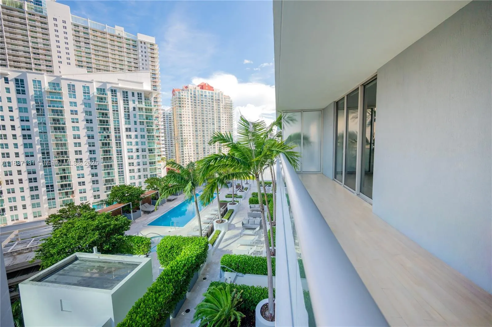 1300 Brickell Bay Dr, #1601