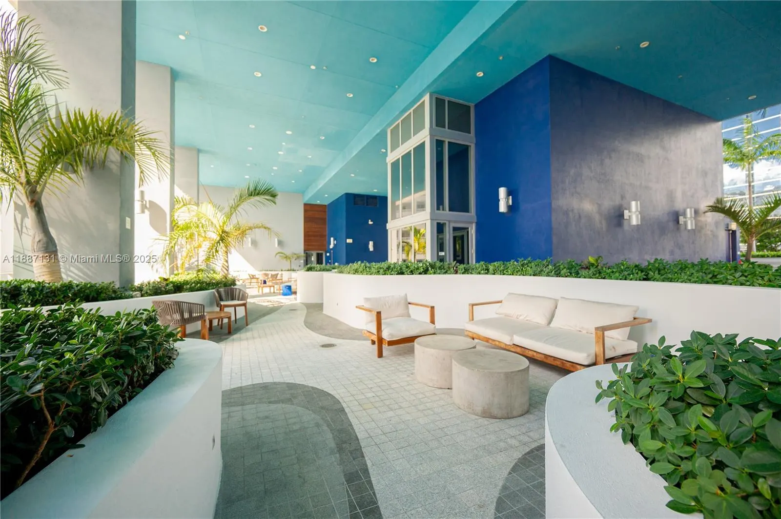 1300 Brickell Bay Dr, #1601