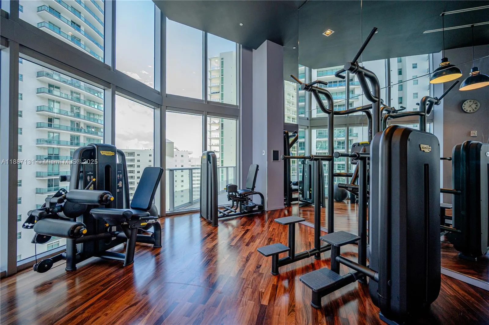 1300 Brickell Bay Dr, #1601