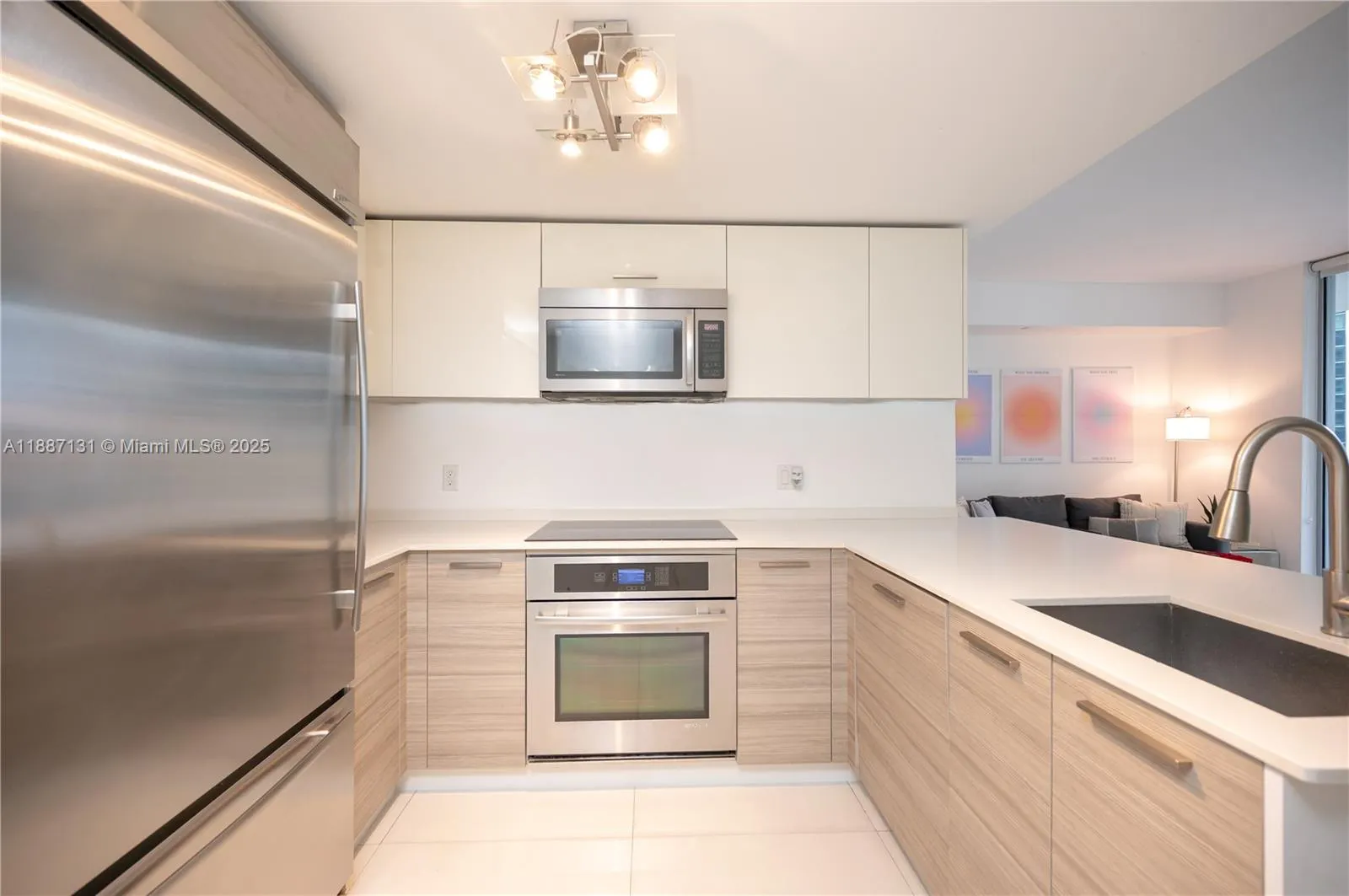 1300 Brickell Bay Dr, #1601