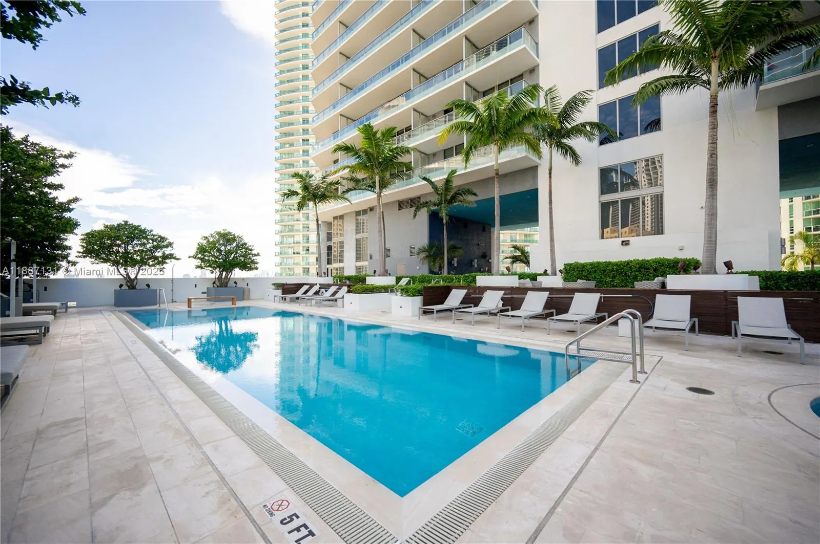 1300 Brickell Bay Dr, #1601