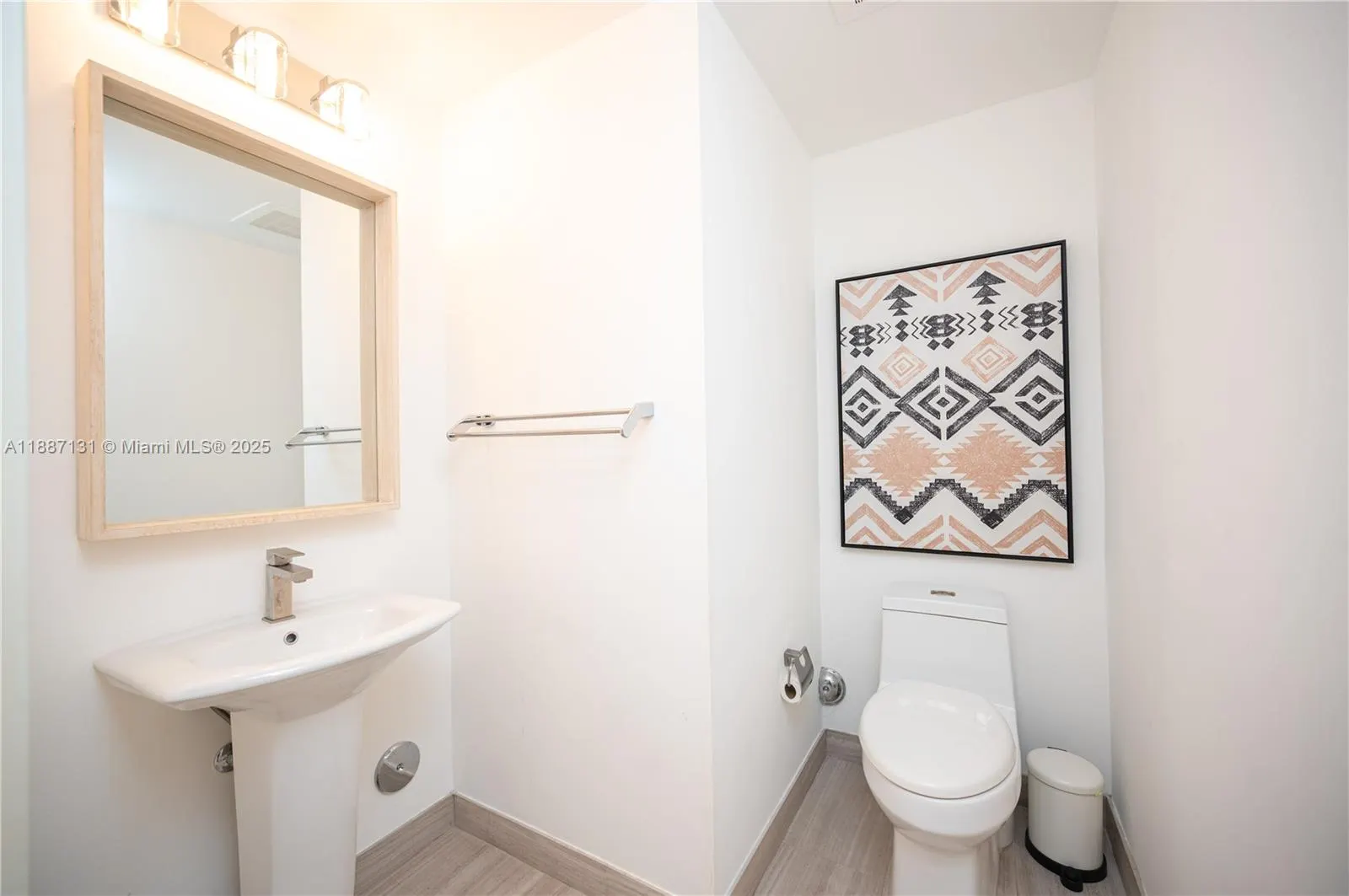 1300 Brickell Bay Dr, #1601