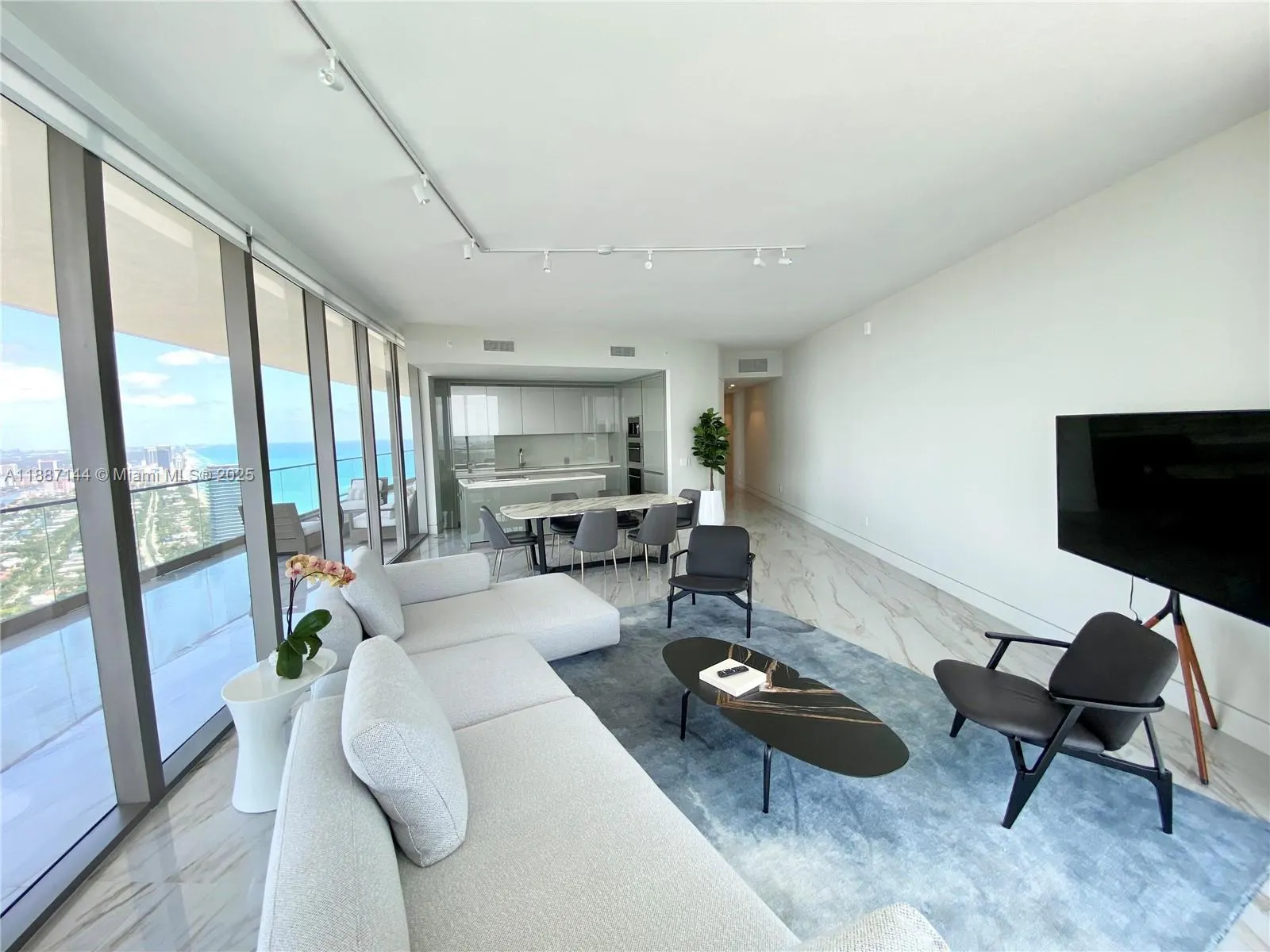 18975 Collins Ave, #5105