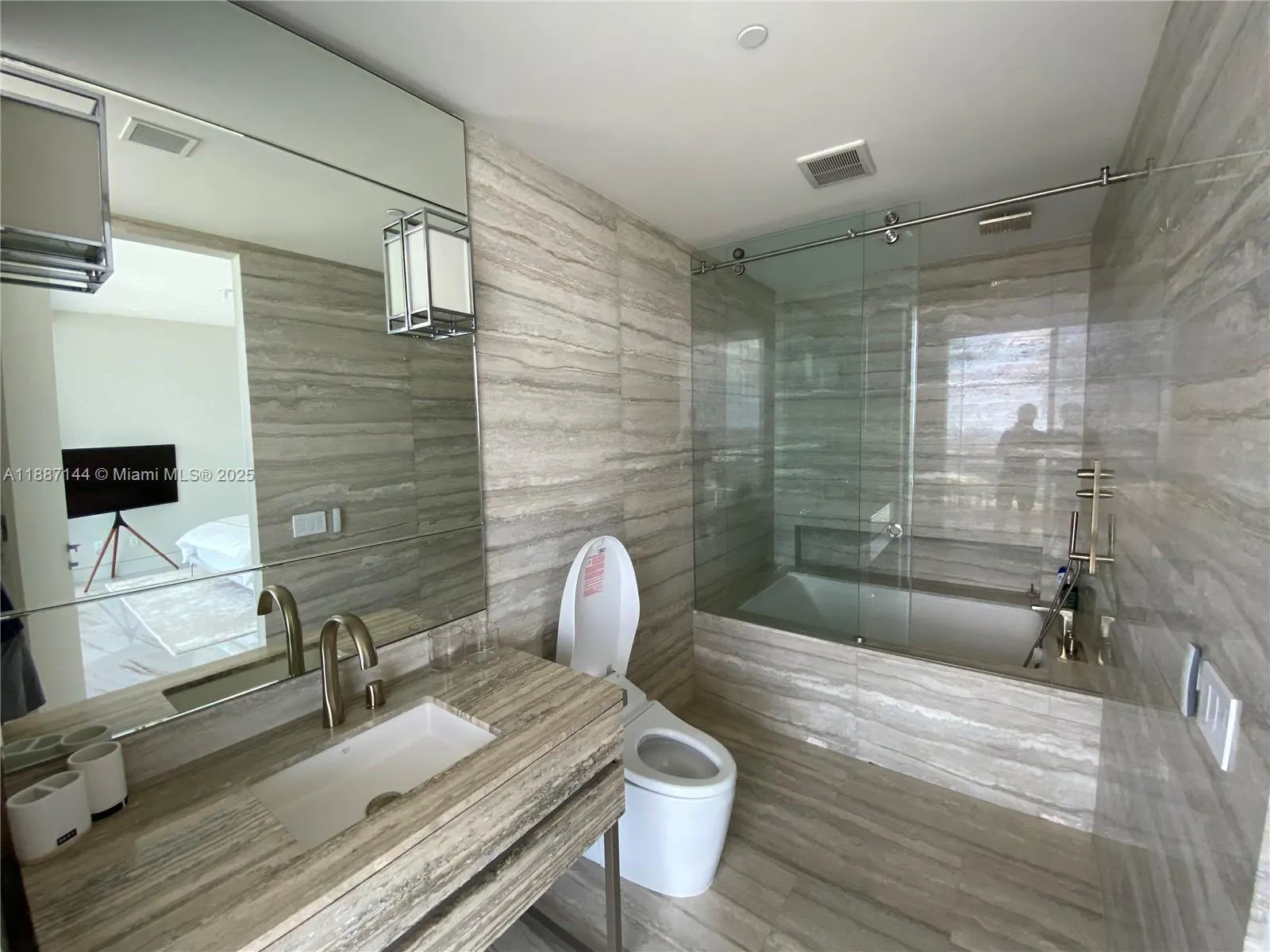 18975 Collins Ave, #5105