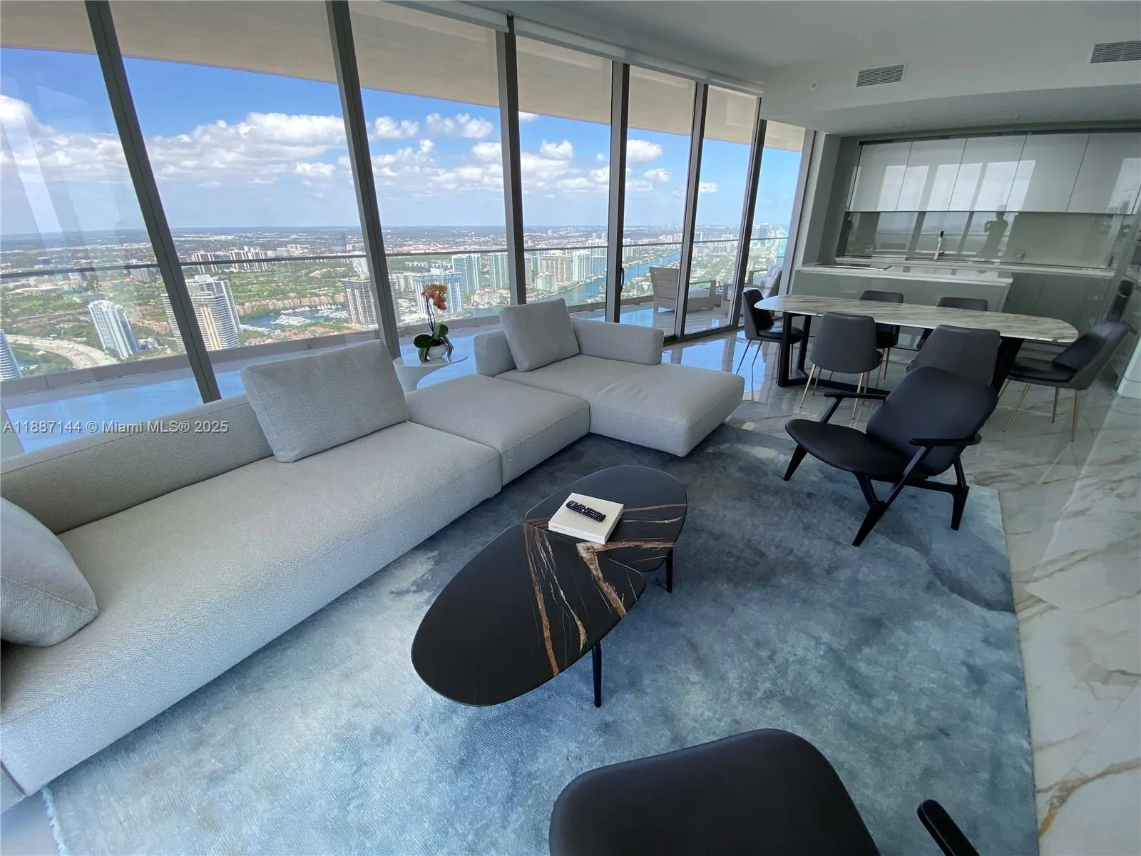 18975 Collins Ave, #5105
