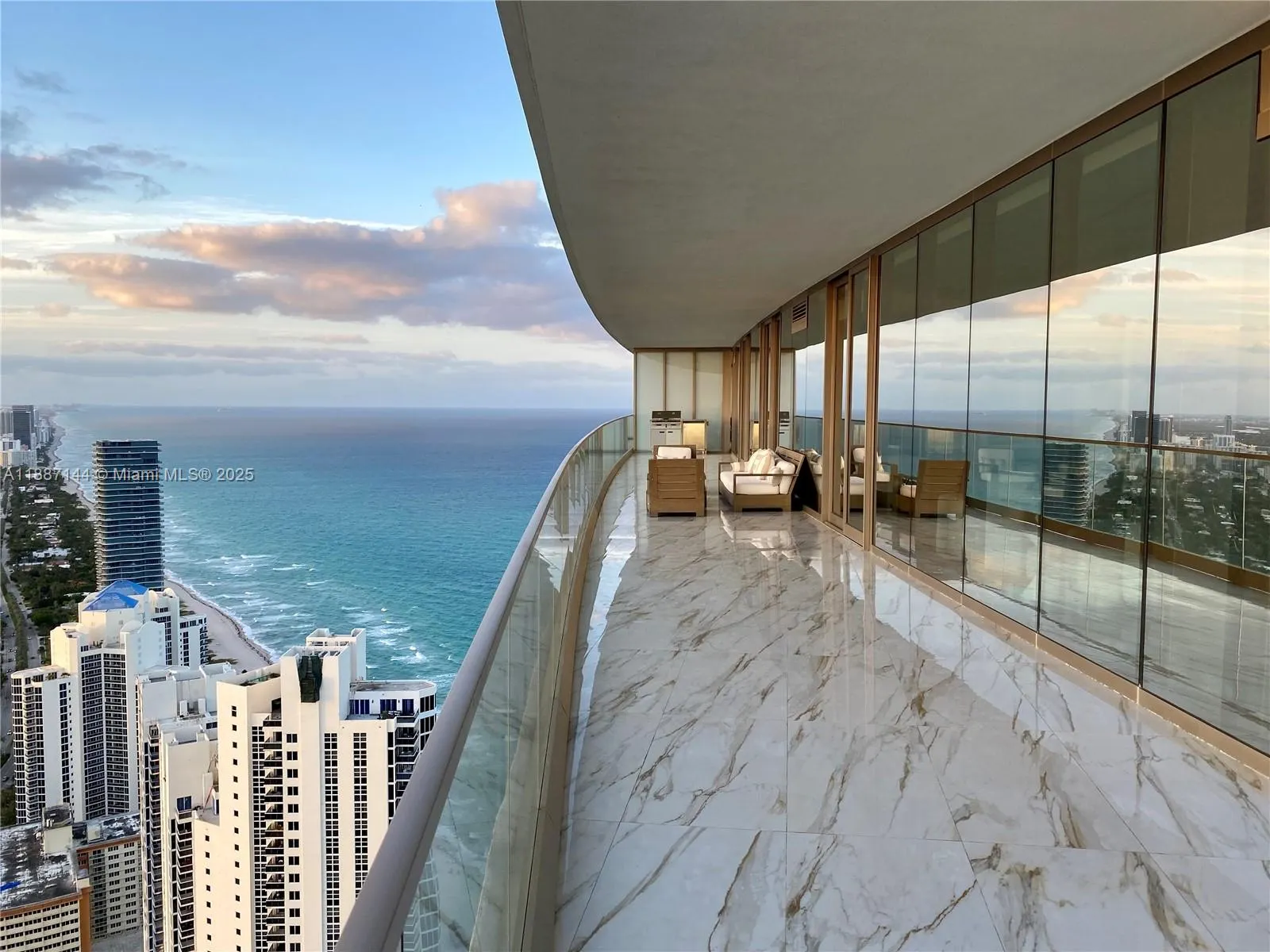 18975 Collins Ave, #5105