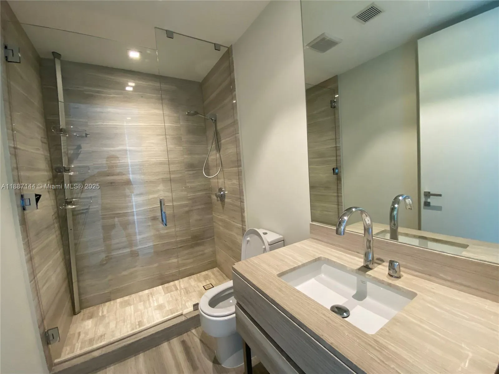 18975 Collins Ave, #5105