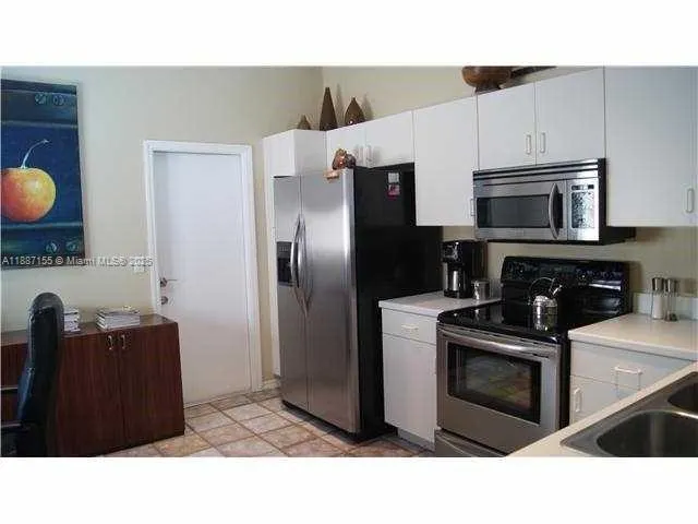 2040 Pompeii Ct, #2040