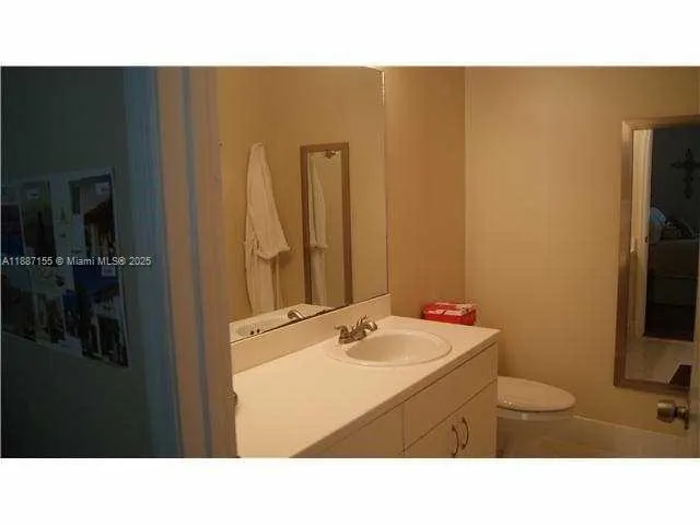 2040 Pompeii Ct, #2040