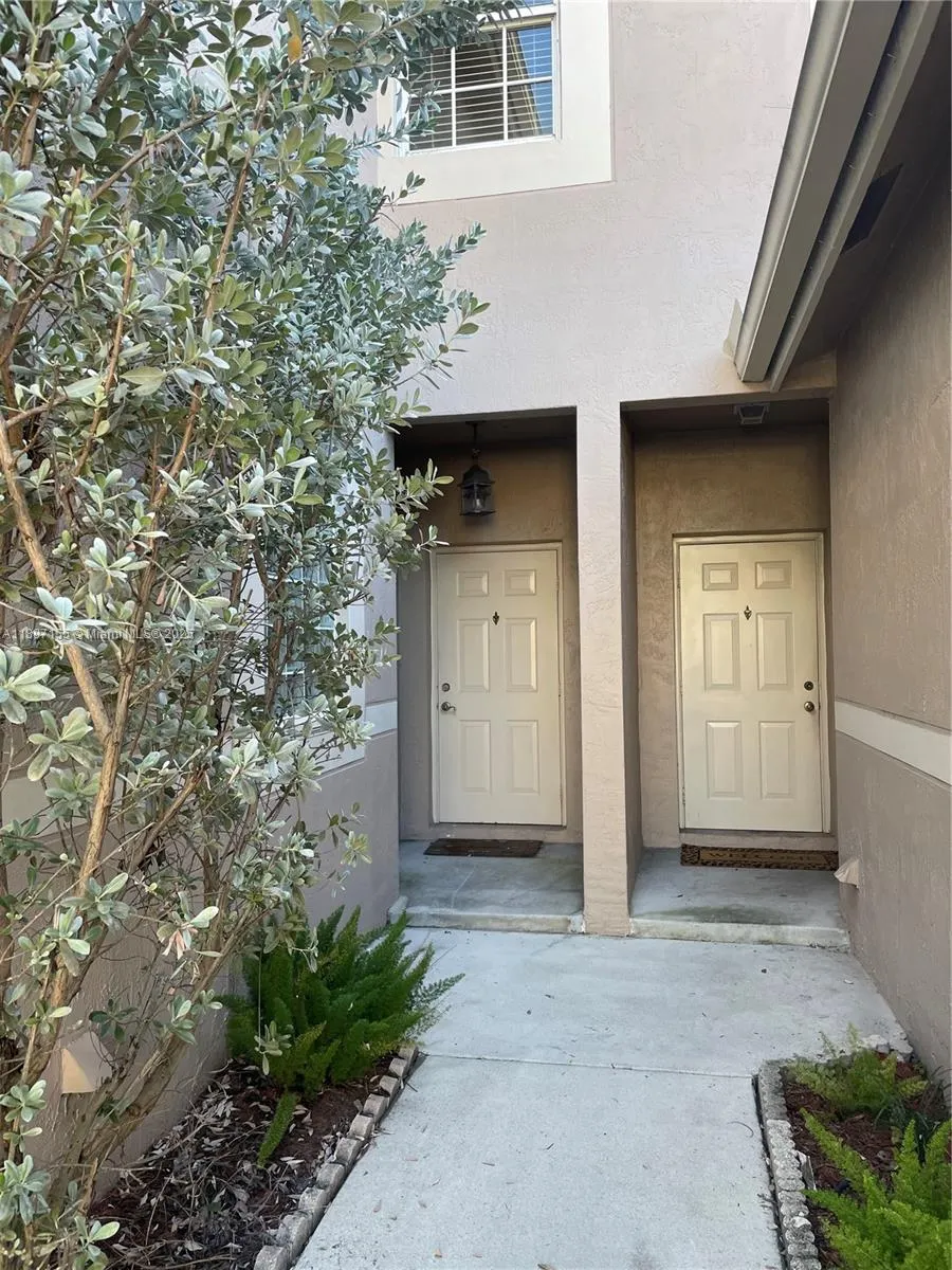 2040 Pompeii Ct, #2040