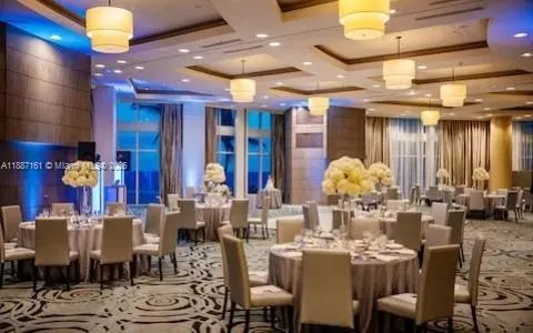 18001 E Collins Ave, #2209