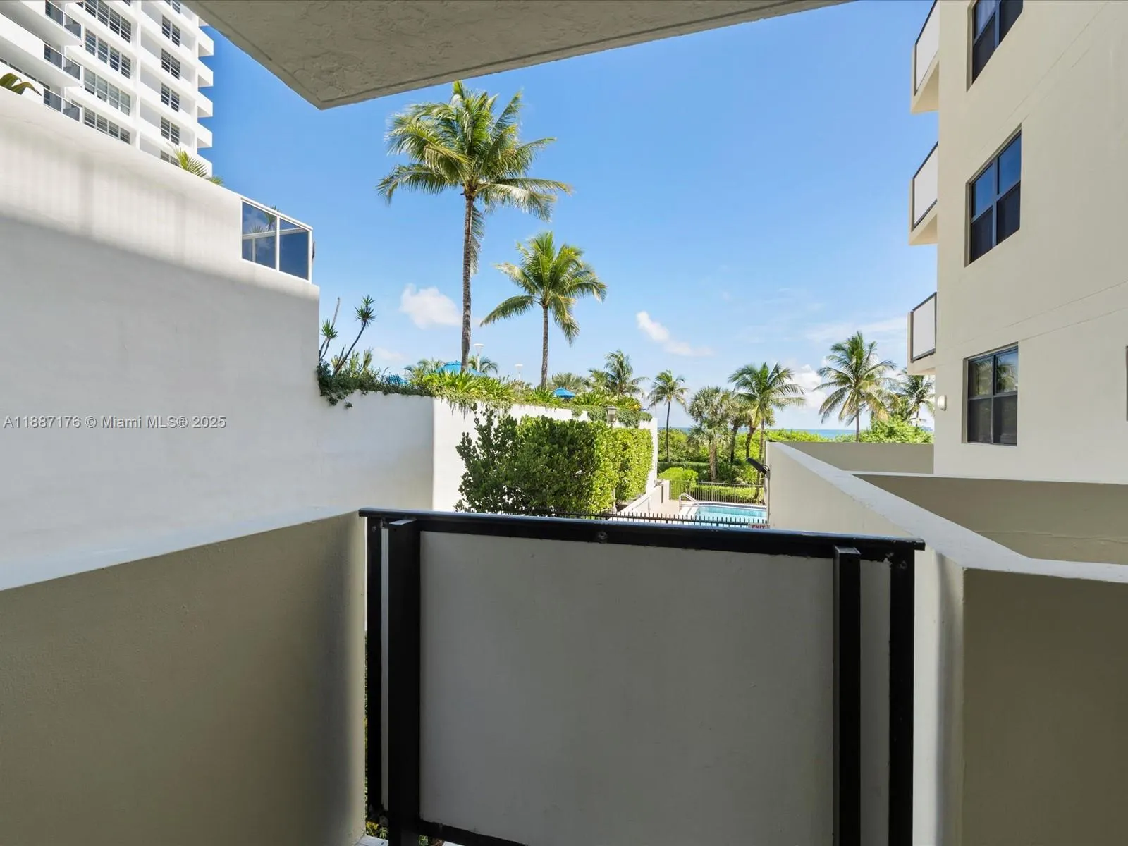 1623 Collins Ave, #215
