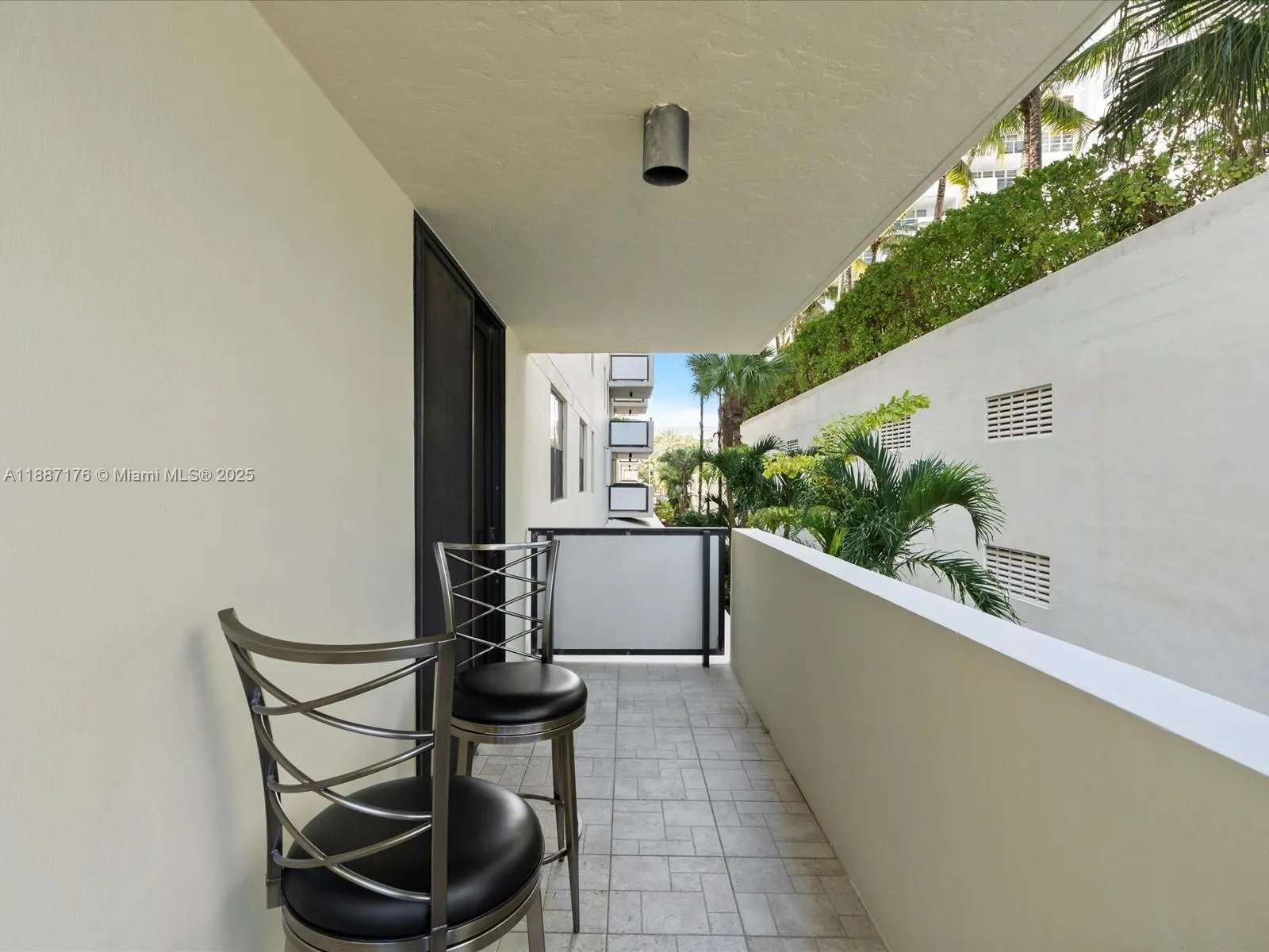 1623 Collins Ave, #215