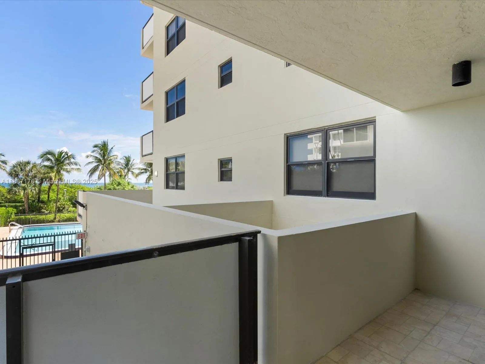 1623 Collins Ave, #215