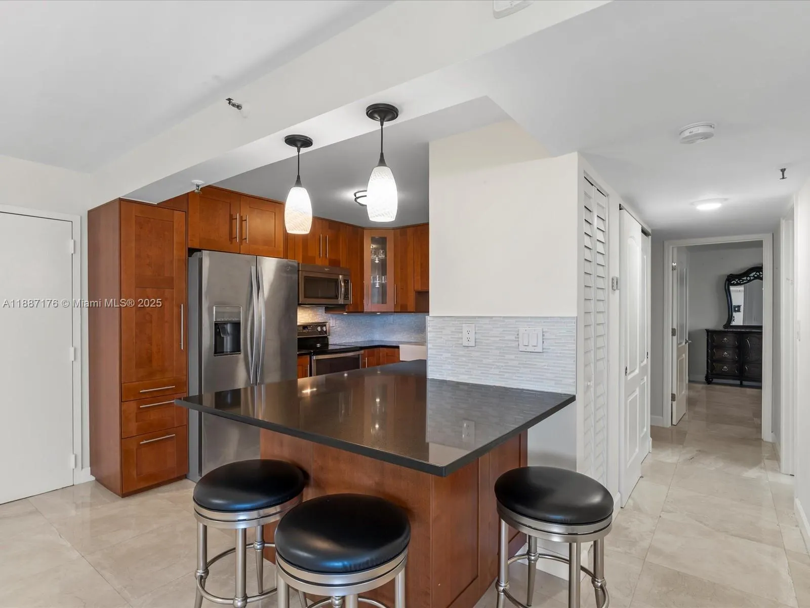 1623 Collins Ave, #215