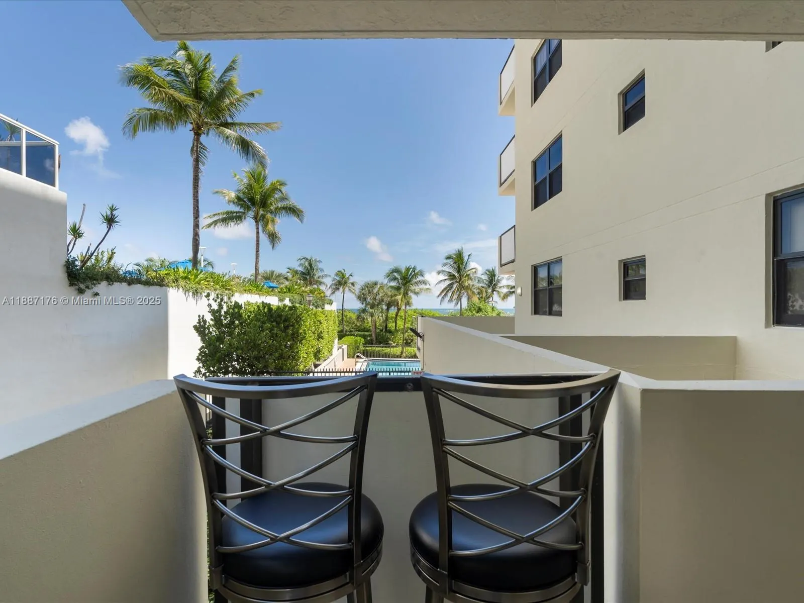 1623 Collins Ave, #215