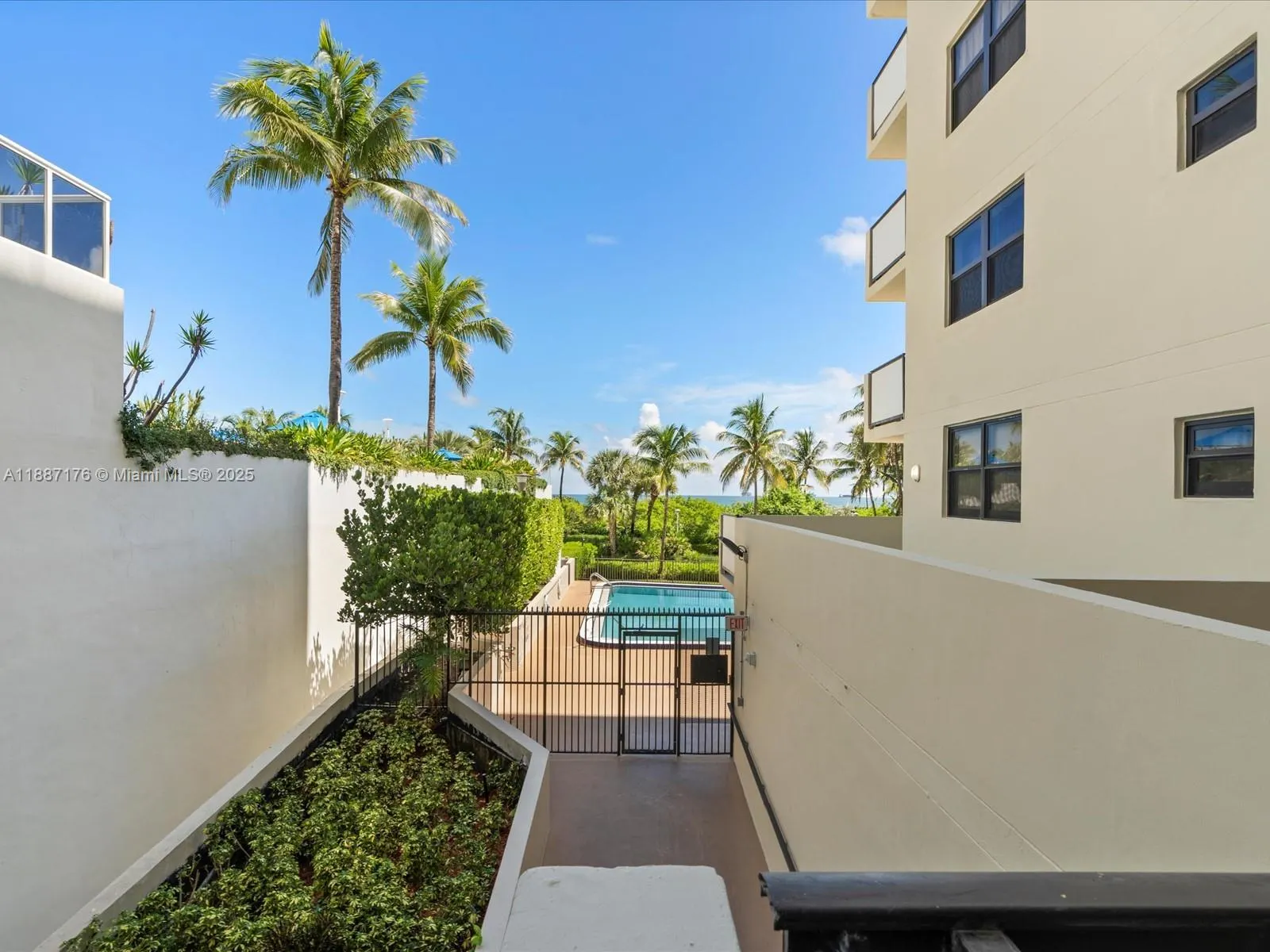1623 Collins Ave, #215